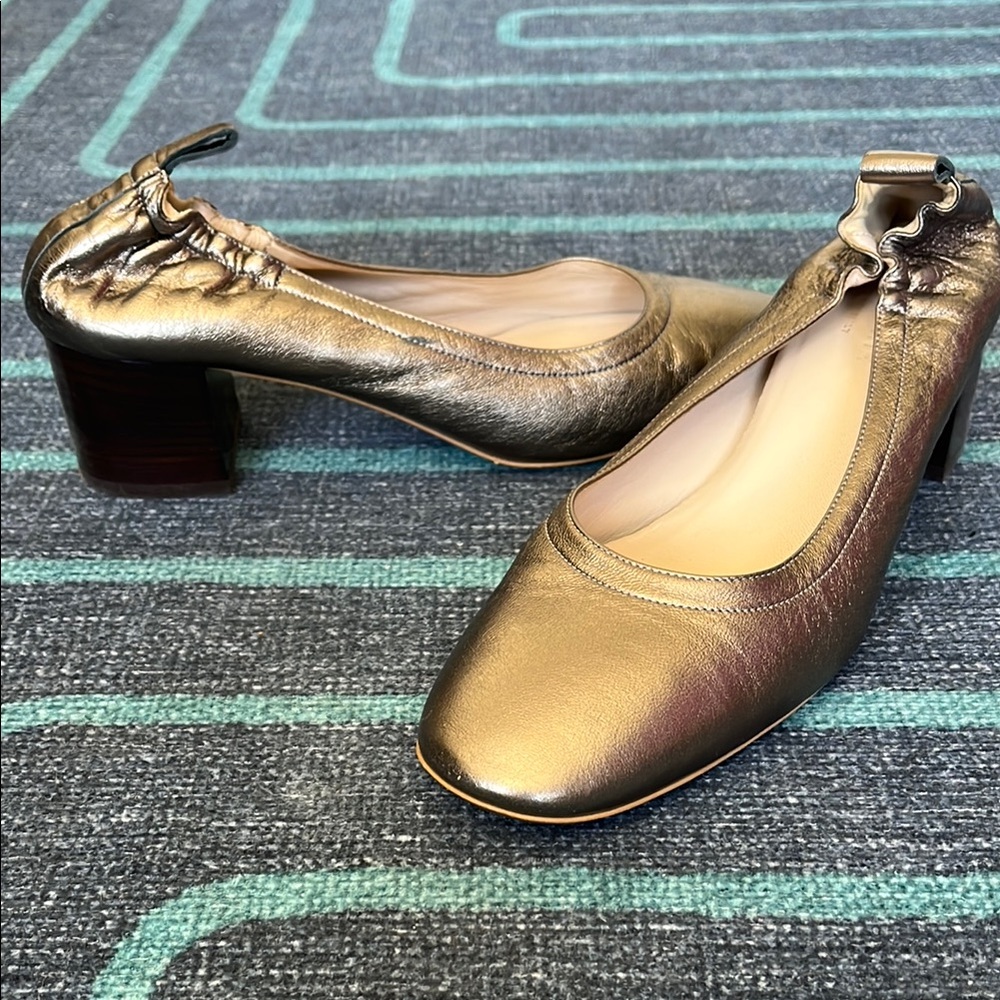 Everlane Gold Heeled Shoes with Round Toe